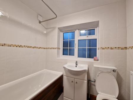 1 bedroom Flat to let in Poplar Road, Penn Fields, Wolverhampton, WV3