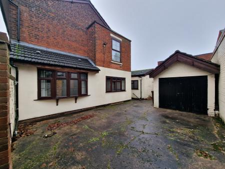 1 bedroom Flat to let in Poplar Road, Penn Fields, Wolverhampton, WV3