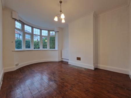 3 bedroom Semi-detached house to let in Links Road, Penn, Lower Penn, WV4