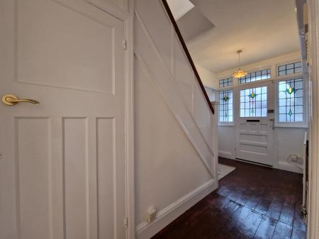 3 bedroom Semi-detached house to let in Links Road, Penn, Lower Penn, WV4