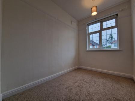 3 bedroom Semi-detached house to let in Links Road, Penn, Lower Penn, WV4