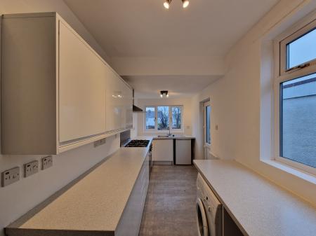 3 bedroom Semi-detached house to let in Links Road, Penn, Lower Penn, WV4