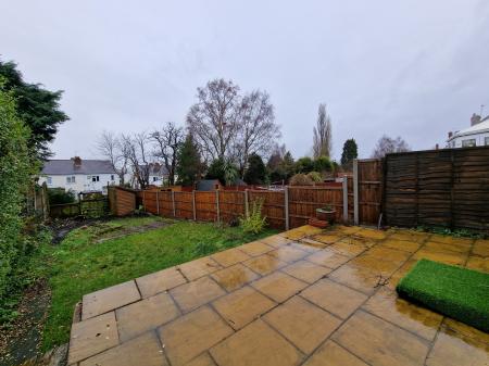 3 bedroom Semi-detached house to let in Links Road, Penn, Lower Penn, WV4