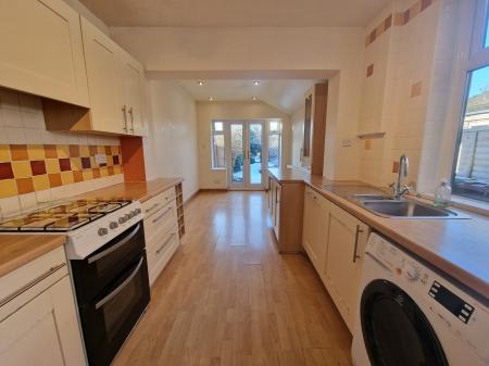 2 bedroom Terraced House to let in Mancroft Road, Tettenhall, WV6
