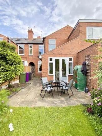 2 bedroom Terraced House to let in Mancroft Road, Tettenhall, WV6