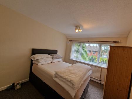 3 bedroom Semi-detached house to let in Farmbrook Avenue, Bushbury, WV10