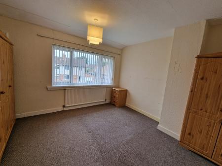 3 bedroom Semi-detached house to let in Farmbrook Avenue, Bushbury, WV10