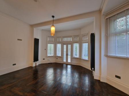 2 bedroom Apartment to let in Stockwell Road, Wolverhampton, WV6