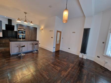 2 bedroom Apartment to let in Stockwell Road, Wolverhampton, WV6