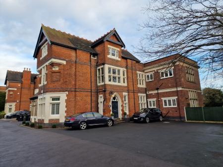 2 bedroom Apartment to let in Stockwell Road, Wolverhampton, WV6