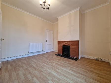 3 bedroom Terraced House to let in Limes Road, Tettenhall, WV6