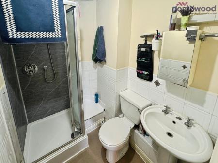 2 bedroom Flat to let in St Annes Gate, SO15