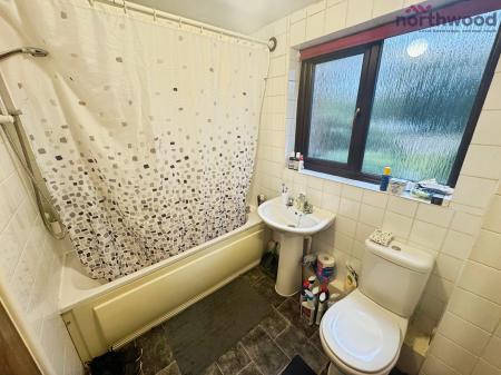 1 bedroom Ground floor flat to let in Chester Court, SO16