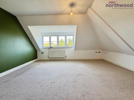 2 bedroom Flat to let in Rivendale Court, SO15