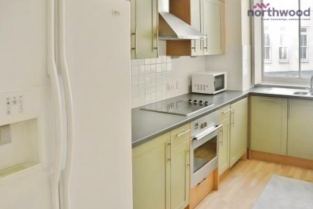 2 bedroom Flat to let in Imperial Apartments, Ocean Village, SO14