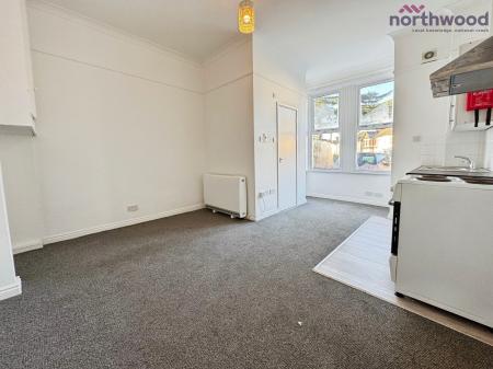 1 bedroom Ground floor flat to let in Arthur Road, Shirley, SO15