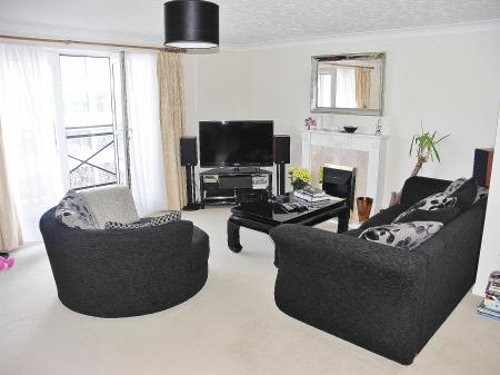 2 bedroom Flat to let in Handel Road, Southampton, SO15