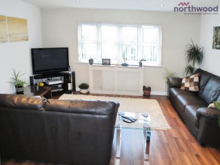 2 bedroom Flat to let in Cranbourne House, SO16