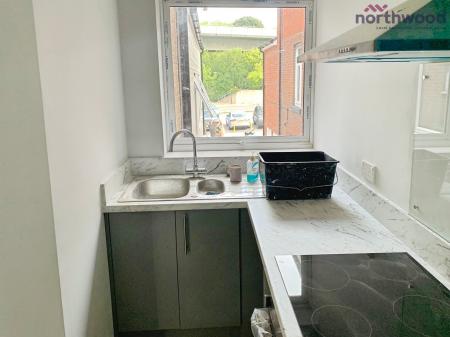 1 bedroom Studio flat to let in Oakbank Road, SO19