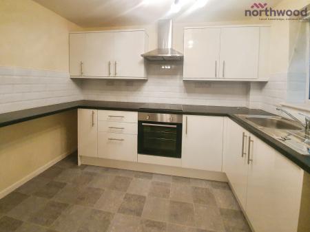 2 bedroom Flat to let in The Oaks, Bitterne, Southampton, SO19