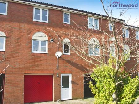 3 bedroom Town house to let in Terminus Terrace, Ocean Village, SO14