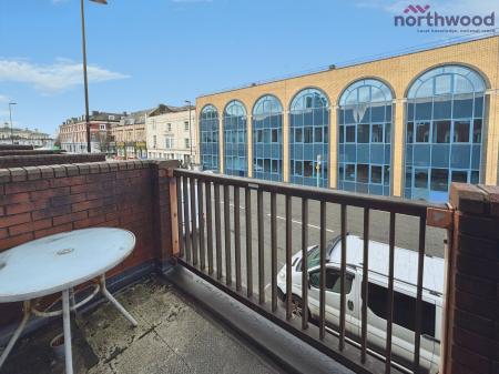 3 bedroom Town house to let in Terminus Terrace, Ocean Village, SO14