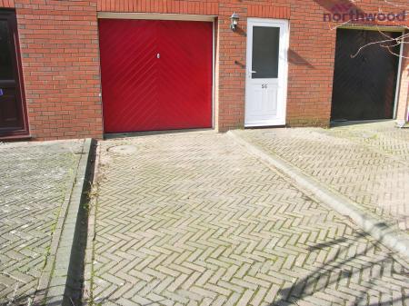 3 bedroom Town house to let in Terminus Terrace, Ocean Village, SO14