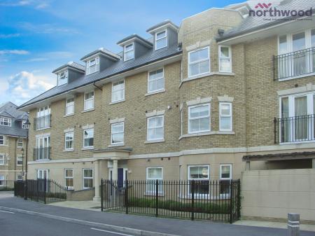 2 bedroom Flat to let in Charles Miller Court, Marshall Square, N, Banister's Park, Southampton, SO15