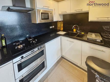 2 bedroom Flat to let in Charter House, Ocean Village, SO14