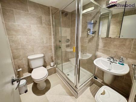 2 bedroom Flat to let in Charter House, Ocean Village, SO14