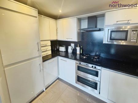 2 bedroom Flat to let in Charter House, Ocean Village, SO14