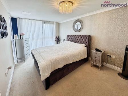 2 bedroom Flat to let in Charter House, Ocean Village, SO14