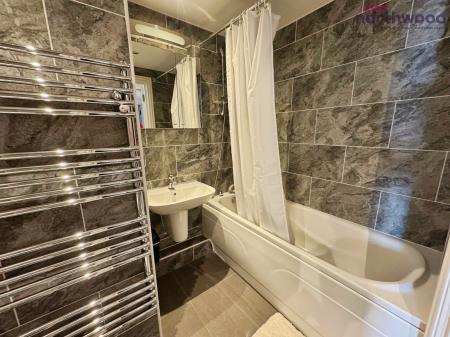 2 bedroom Flat to let in Charter House, Ocean Village, SO14