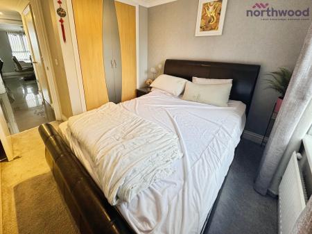 2 bedroom Flat to let in Charter House, Ocean Village, SO14