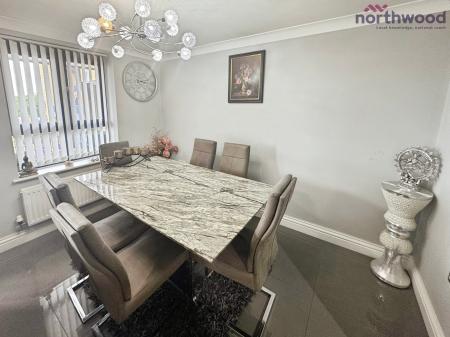 2 bedroom Flat to let in Charter House, Ocean Village, SO14