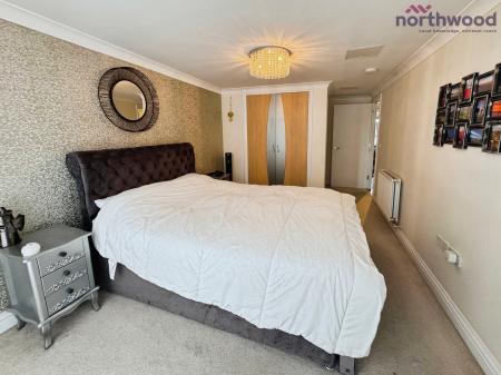 2 bedroom Flat to let in Charter House, Ocean Village, SO14