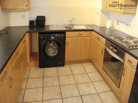 2 bedroom Flat to let in Vespasian Road, SO18