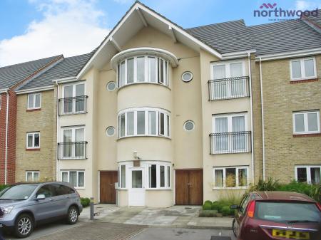 2 bedroom Flat to let in Vespasian Road, SO18