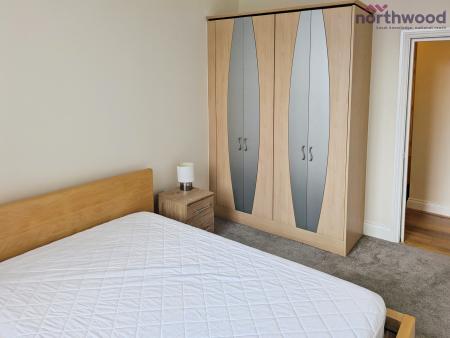 2 bedroom Flat to let in Canute Road, Ocean Village, Southampton, SO14