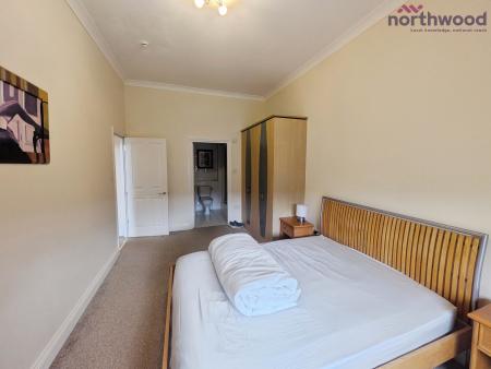 2 bedroom Flat to let in Canute Road, Ocean Village, Southampton, SO14