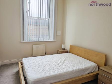 2 bedroom Flat to let in Canute Road, Ocean Village, Southampton, SO14