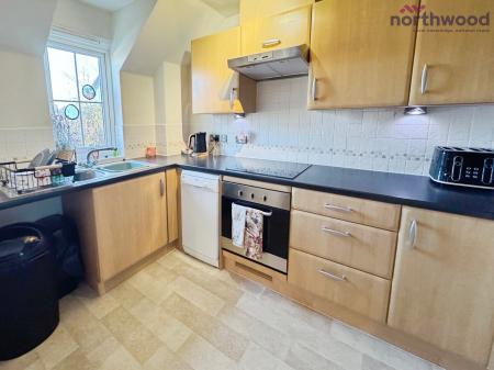 2 bedroom Flat to let in Chandlers Gate, Chandlers Ford, SO53