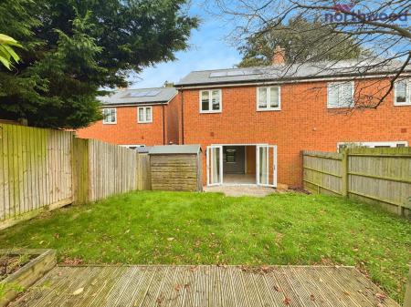 3 bedroom Semi-detached house to let in Furze Close, Sholing, SO19