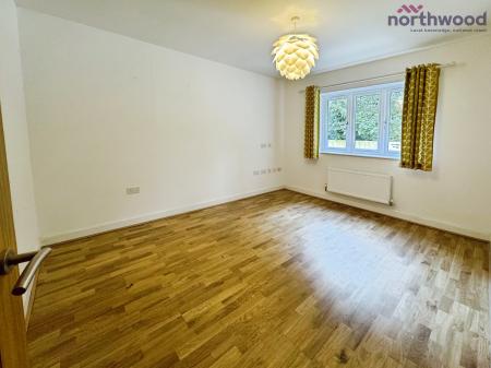 3 bedroom Semi-detached house to let in Furze Close, Sholing, SO19