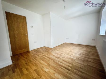 3 bedroom Semi-detached house to let in Furze Close, Sholing, SO19