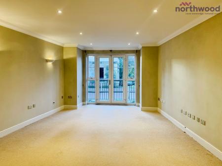 2 bedroom Flat to let in Providence Park, Bassett, SO16