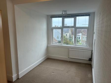 1 bedroom Flat to let in Palmerston Road, Westcliff-on-Sea, SS0