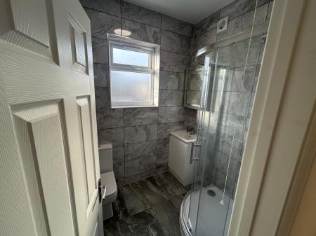 3 bedroom Semi-detached house to let in Westbury Road, Southend-on-Sea, SS2