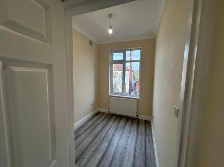 3 bedroom Semi-detached house to let in Westbury Road, Southend-on-Sea, SS2