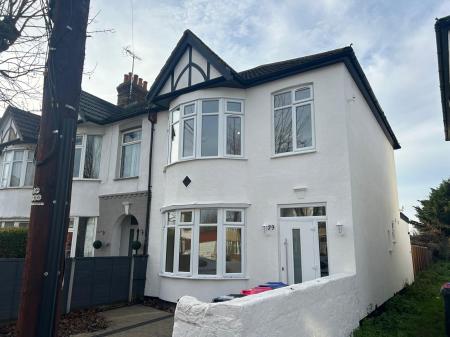 3 bedroom Semi-detached house to let in Westbury Road, Southend-on-Sea, SS2